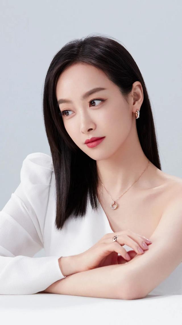 “明媚美人”宋茜