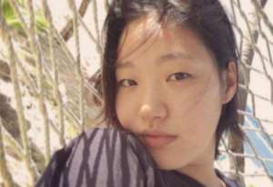 韩国女主播金高恩(金高恩被黑粉攻击删除素颜自拍照，网络暴力让明星无法拥有友情)