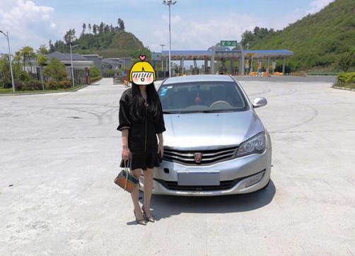 女主播上路被查：我这么红粉丝一万多 还要拘留？