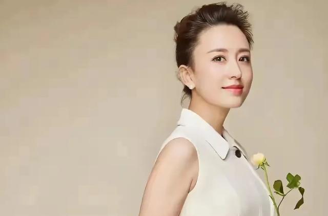 嫁给70岁富翁?包养四个男人?央视女主持人私生活谣言有多离谱?