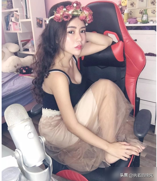 女主播忘关摄像头,换衣全过程被直播,画面让人不堪入目,