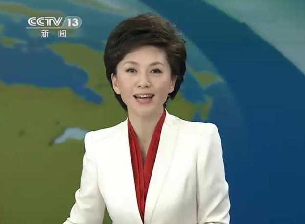 央视美女主播海霞,为练普通话嘴含石子,嫁给科学家幸福美满