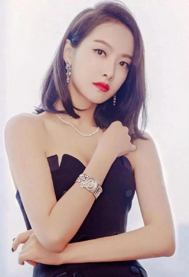 “明媚美人”宋茜