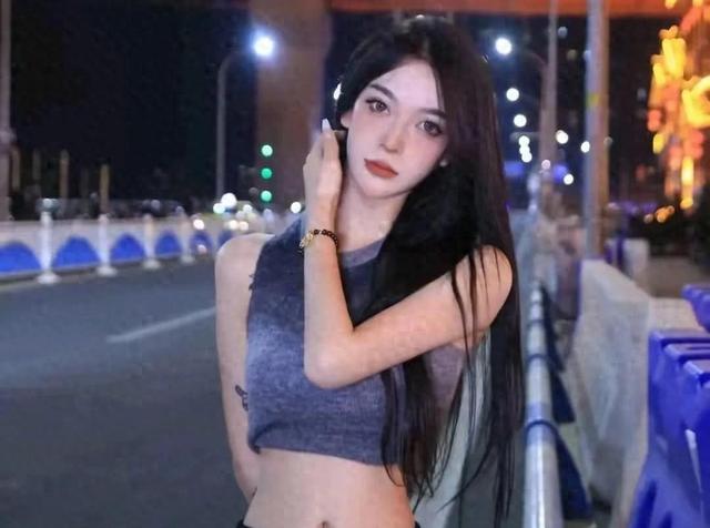 19岁机车女网红去世,目击者曝光细节,现场惨烈,喜欢穿丝袜飙车