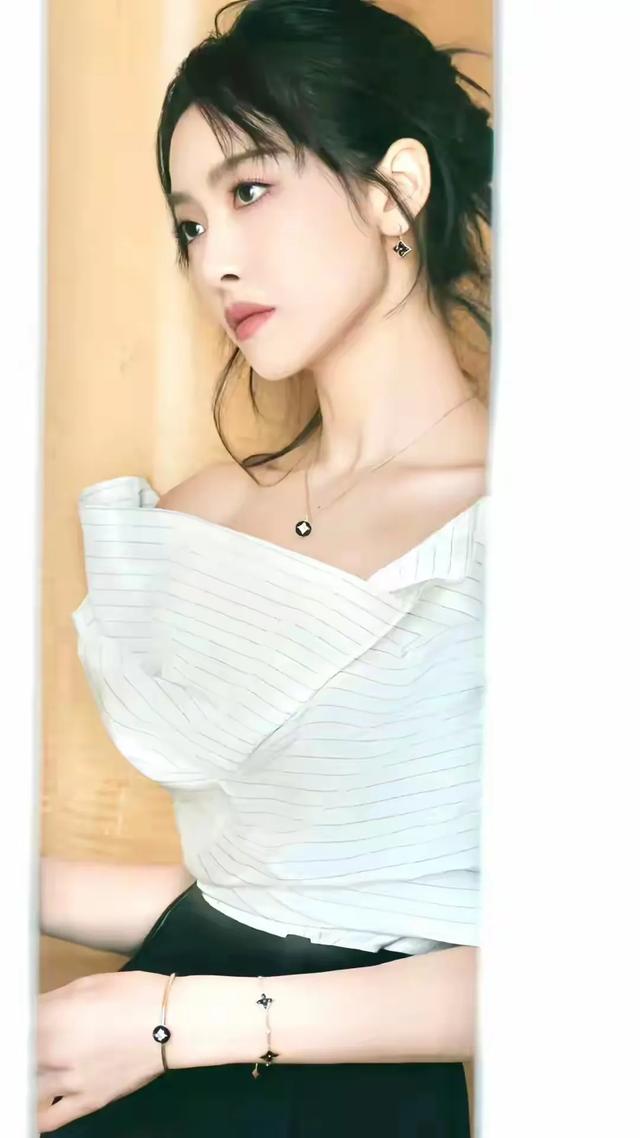 “明媚美人”宋茜