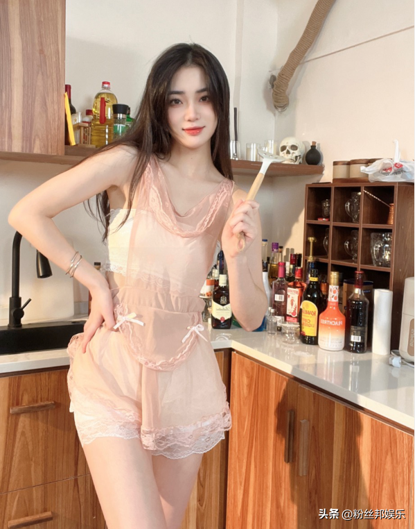 1男14位女主播,YY大手笔扶持腰部公会,众美女齐聚星战荣耀夜