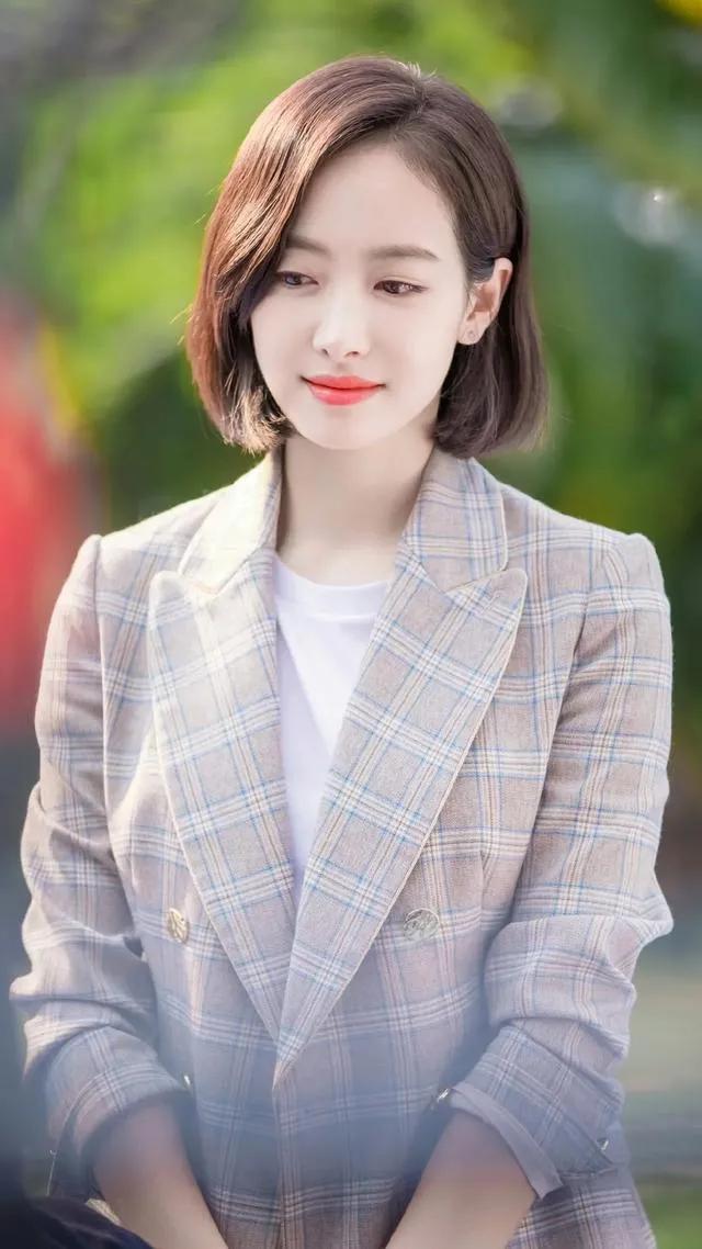 “明媚美人”宋茜