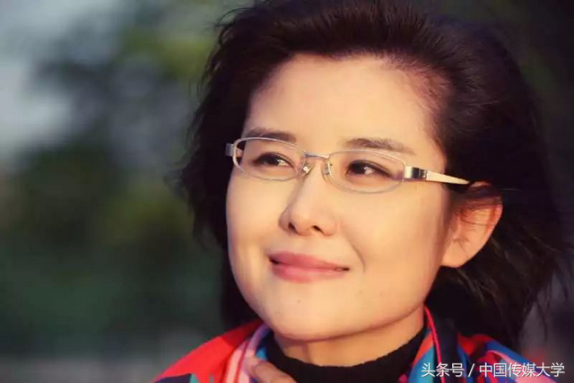 央视记者王宁：从青涩姑娘到资深记者，做新闻的她永远年轻……