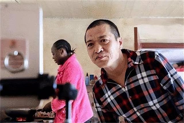 非洲姑娘嫁东北大叔,当上网红直播出轨,今带混血儿子回非洲生活