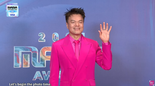 2024MAMA/JYP:跳到60岁! KATSEYE多国语言问候、ILLIT俏皮登场