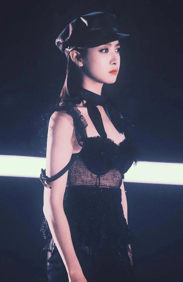 “明媚美人”宋茜