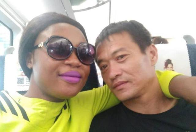 非洲姑娘嫁东北大叔,当上网红直播出轨,今带混血儿子回非洲生活