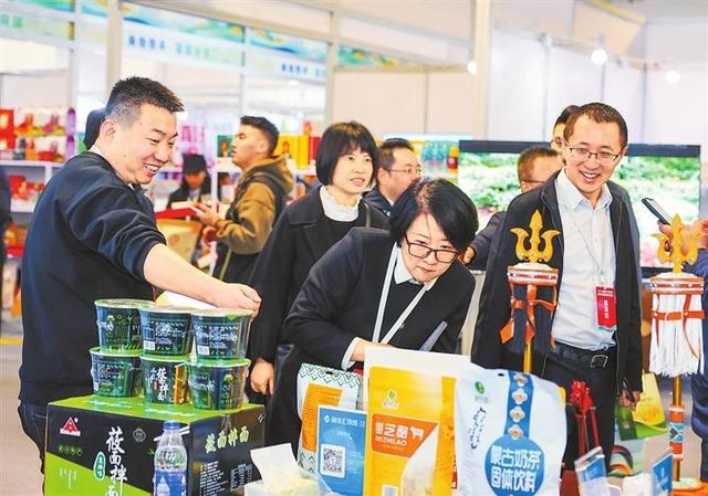把“爱心”打包发往全国——二〇二四央企消费帮扶聚力行动直播带货及线上展销活动特写