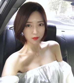 韩国女主播热舞自拍(韩国主播米娜娜热舞、这身材爆表啊)
