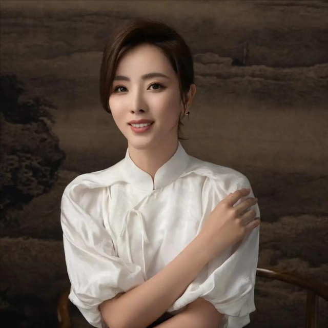 央视5位美女主持人,每一位都是才貌双全,你最喜欢哪一位主持人