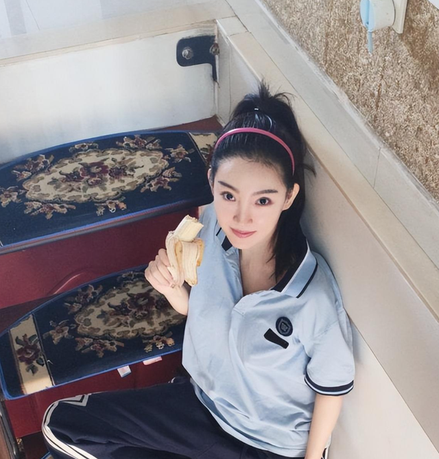 真不冤!主持人马卉被封直播权,其某个部位全裸图都展露出来了