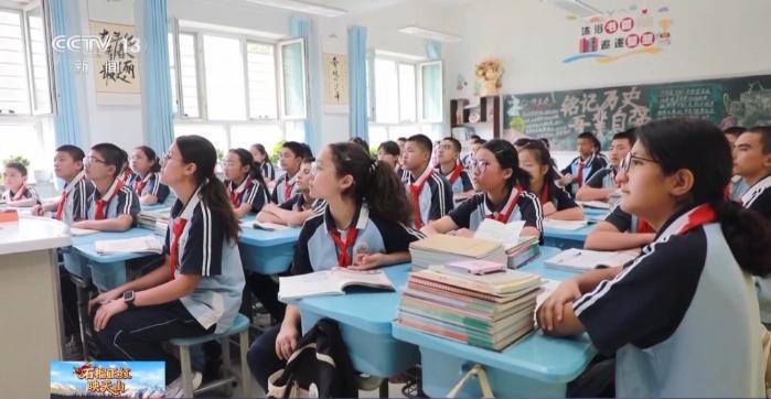 薪火相传!他们在边疆培养的学生成了建设家乡的新力量