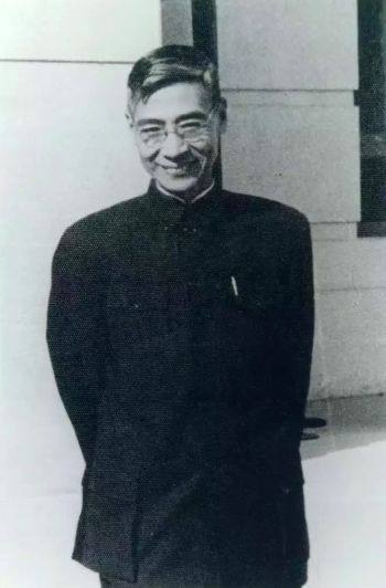 今天,致敬人民英雄!