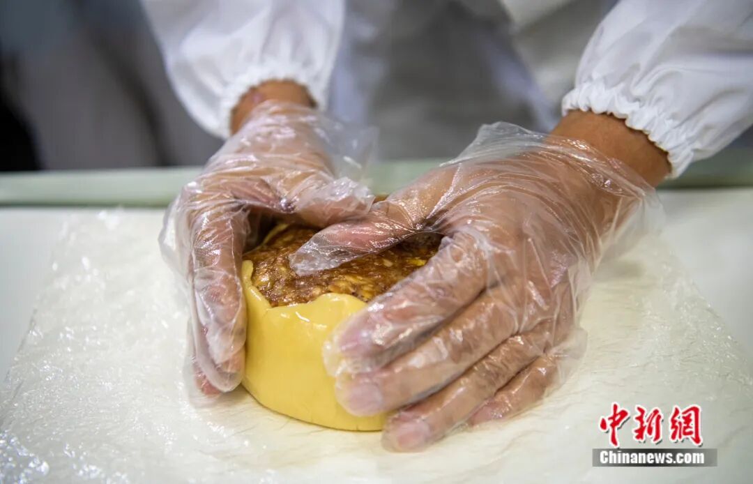 饼大如月盘、皮薄馅足……连苏东坡都夸的大月饼，你吃过吗？